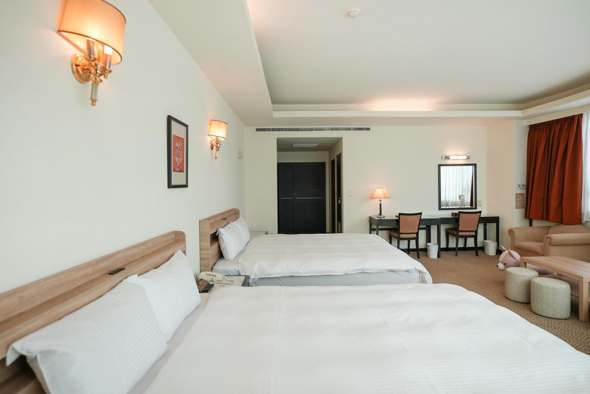 Herkang Hotel Taichung Exterior foto
